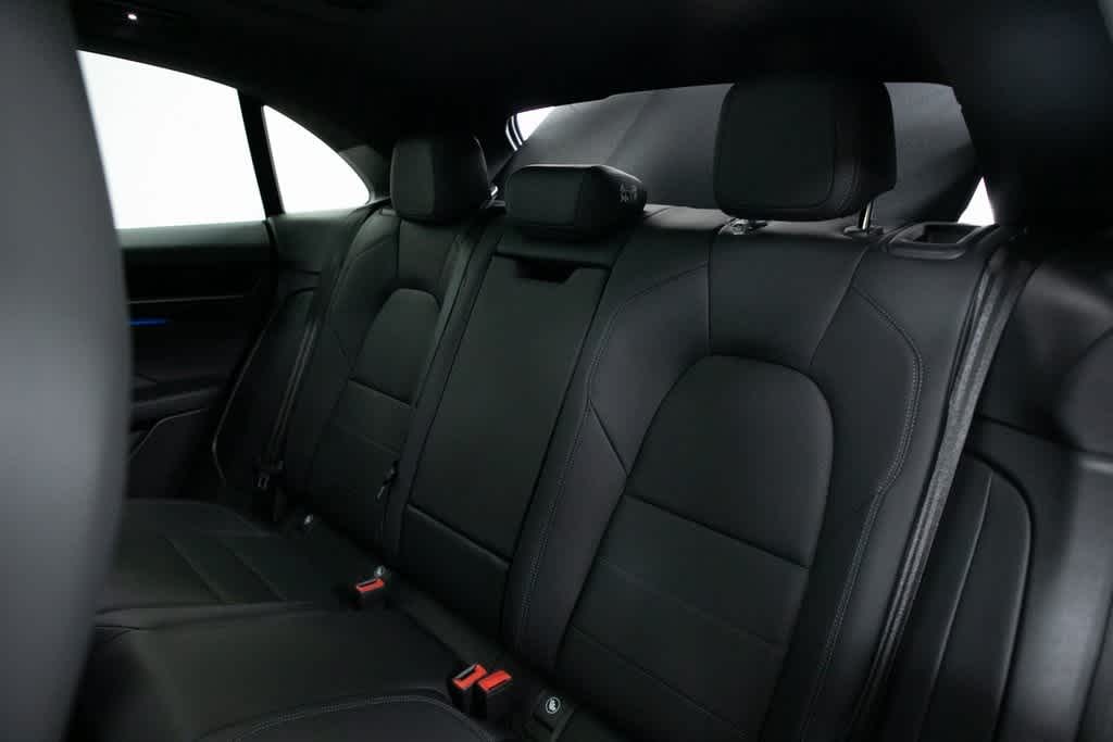 Thumbnail: 2025 Porsche Macan - 31