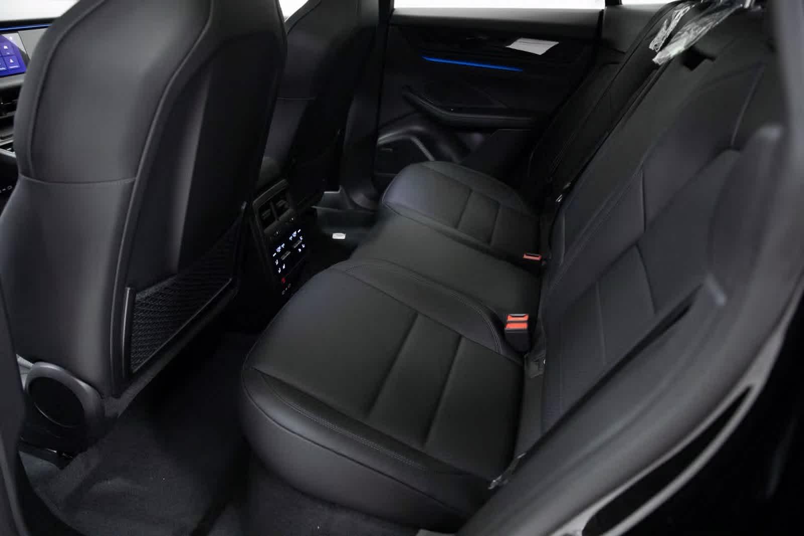 Thumbnail: 2025 Porsche Macan - 26