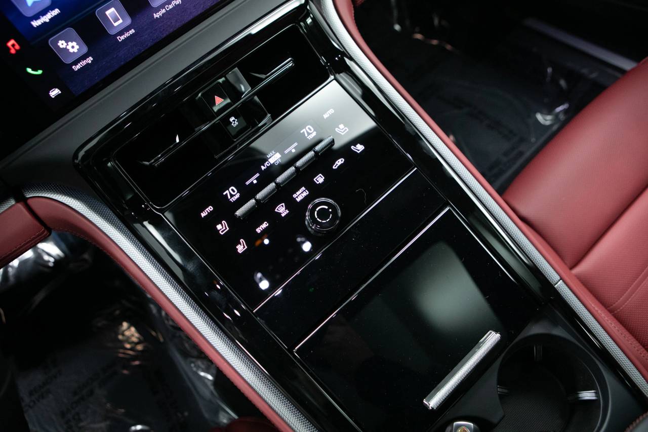 Thumbnail: 2026 Porsche Panamera - 29