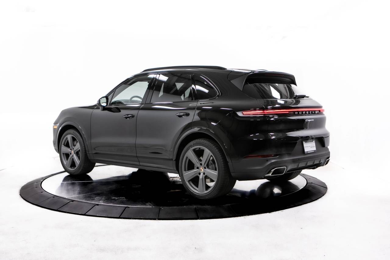 2026 Porsche Cayenne photo 3