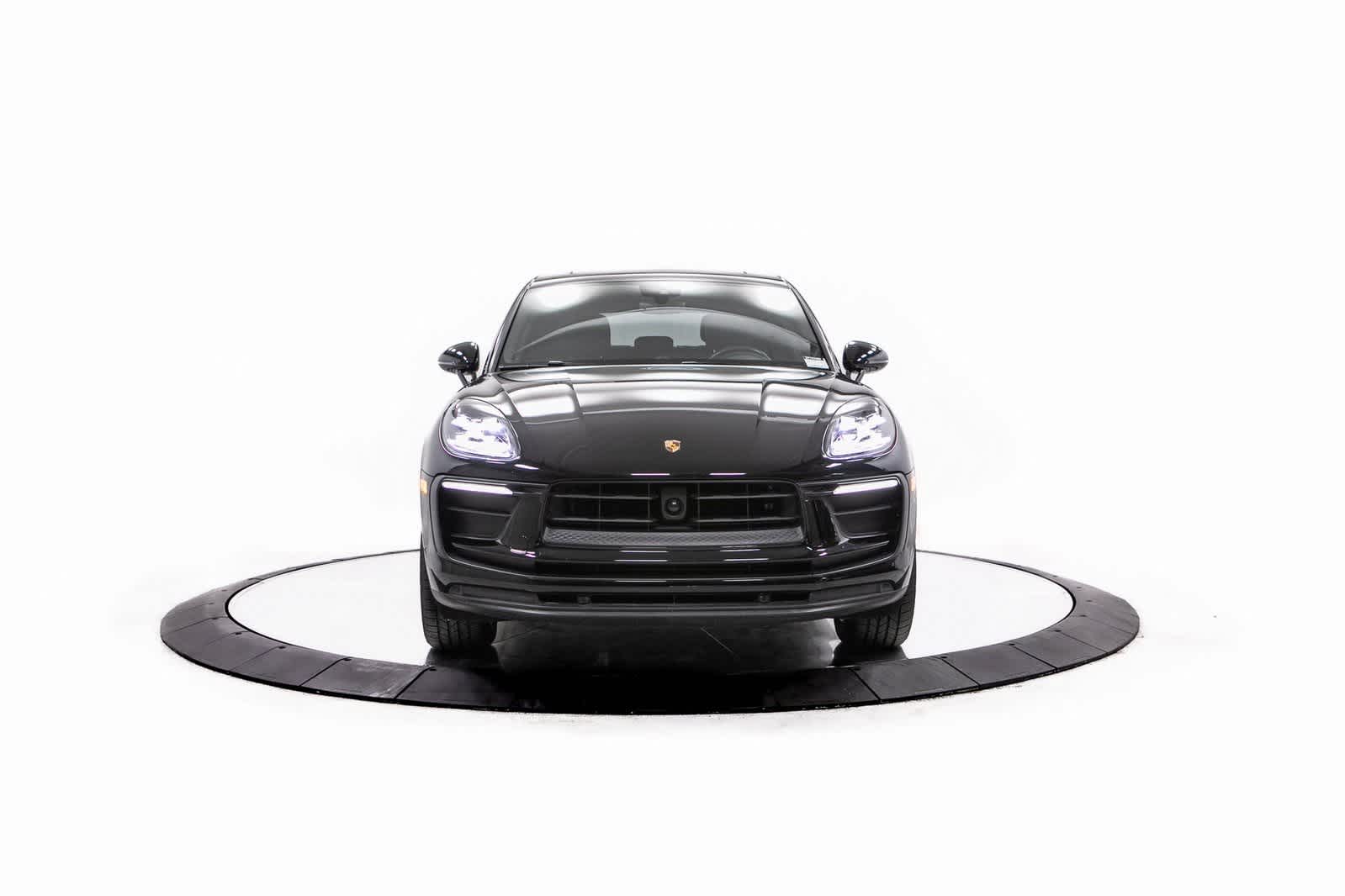 Thumbnail: 2023 Porsche Macan - 10