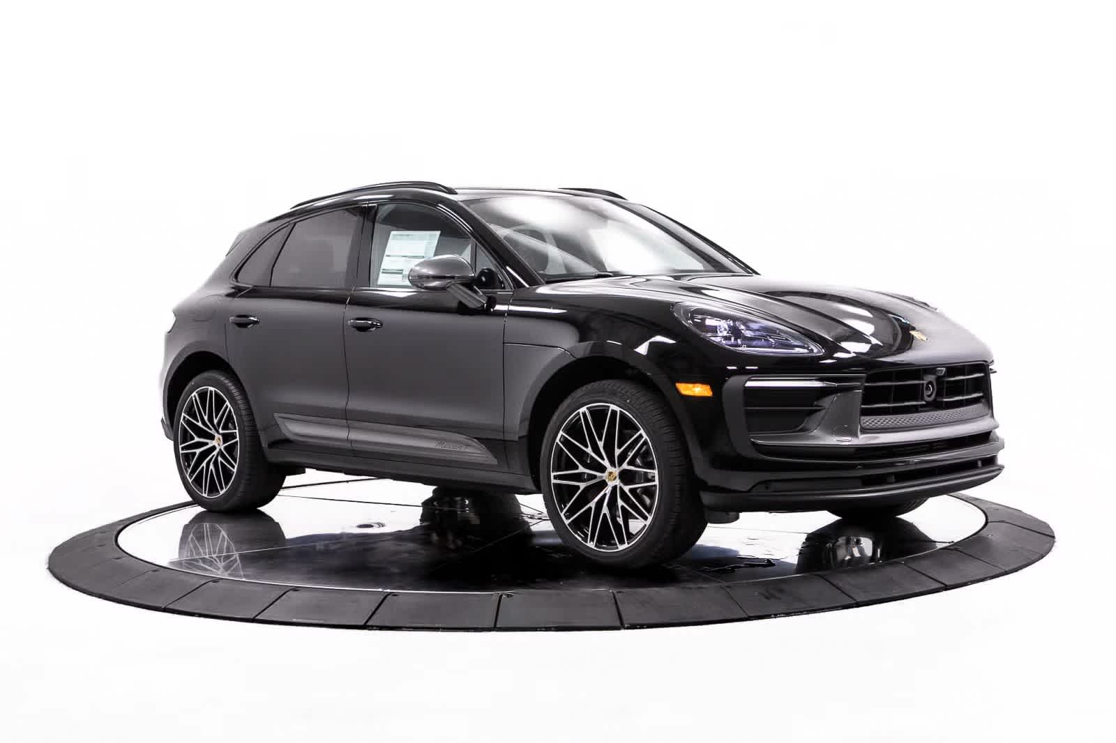 Thumbnail: 2026 Porsche Macan - 9