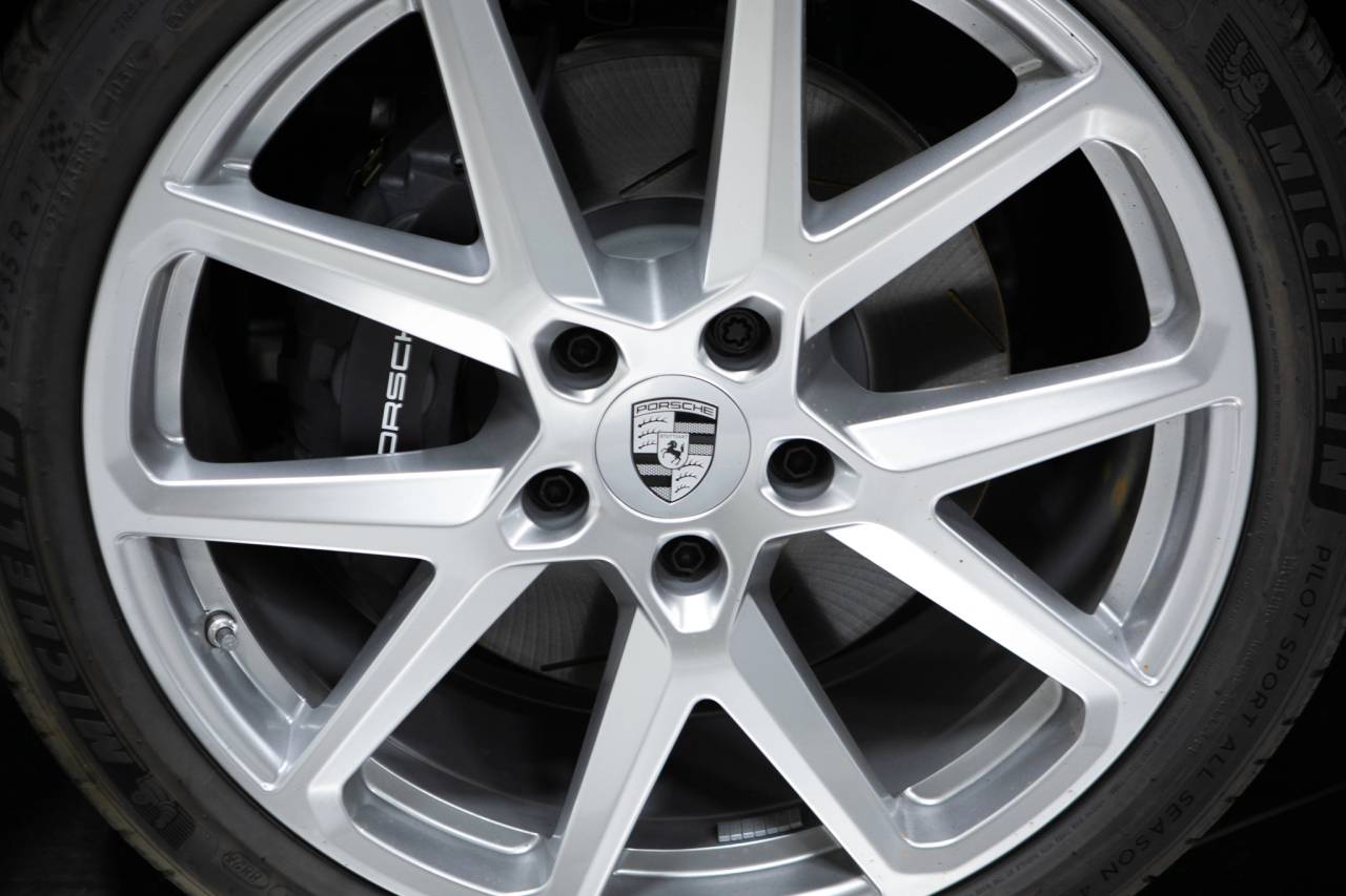 Thumbnail: 2026 Porsche Panamera - 11