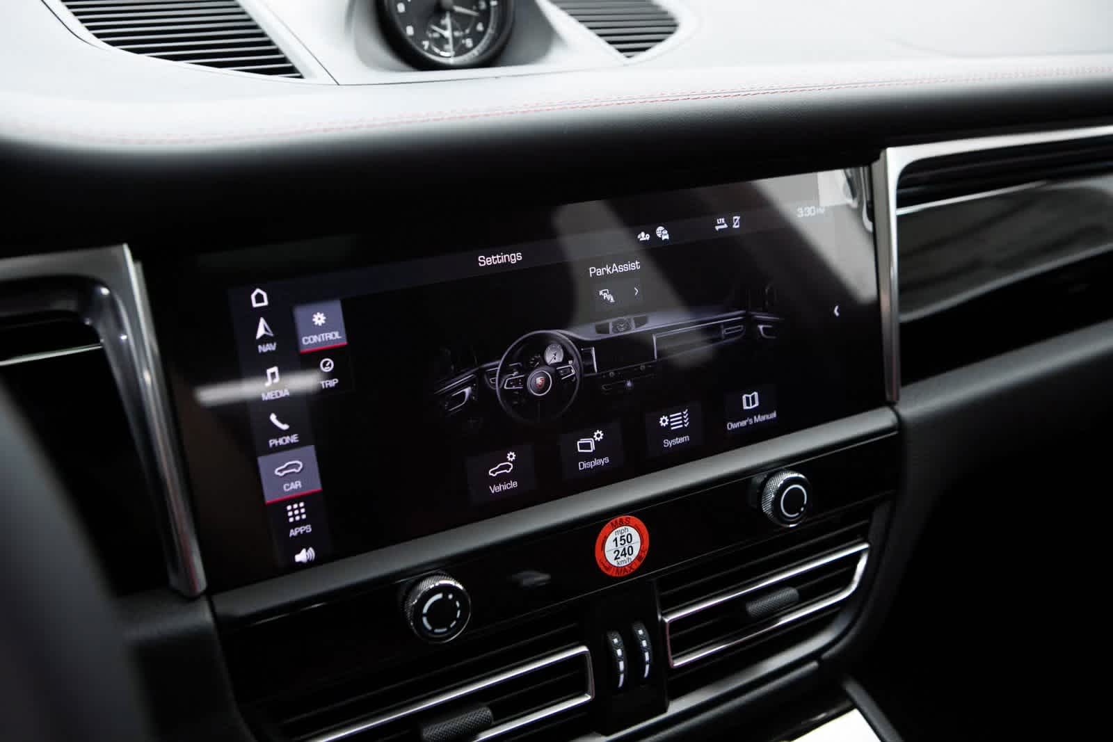 Thumbnail: 2025 Porsche Macan - 15