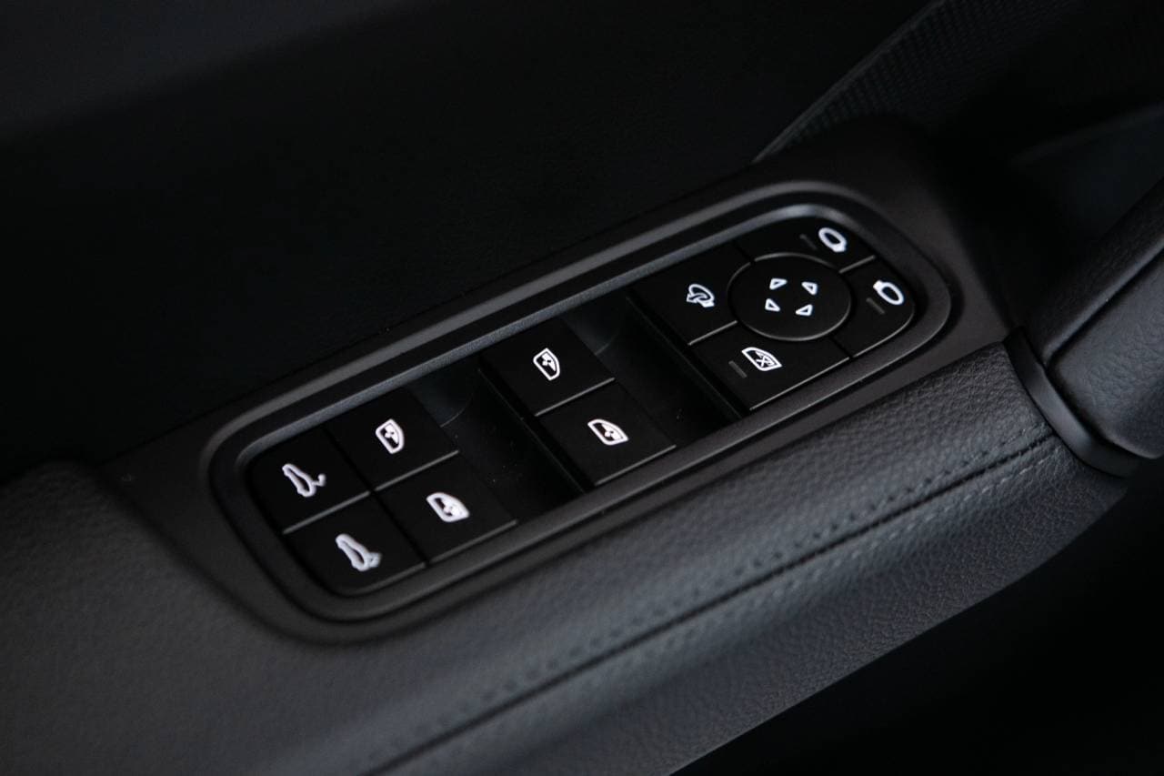 Thumbnail: 2026 Porsche Cayenne - 25