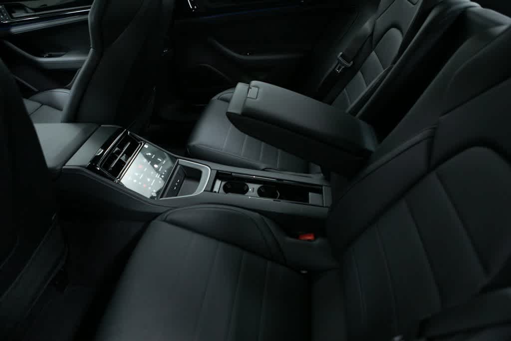 Thumbnail: 2025 Porsche Panamera - 34