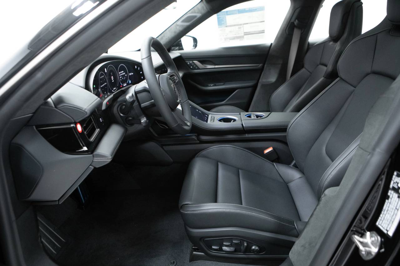 Thumbnail: 2026 Porsche Taycan - 23