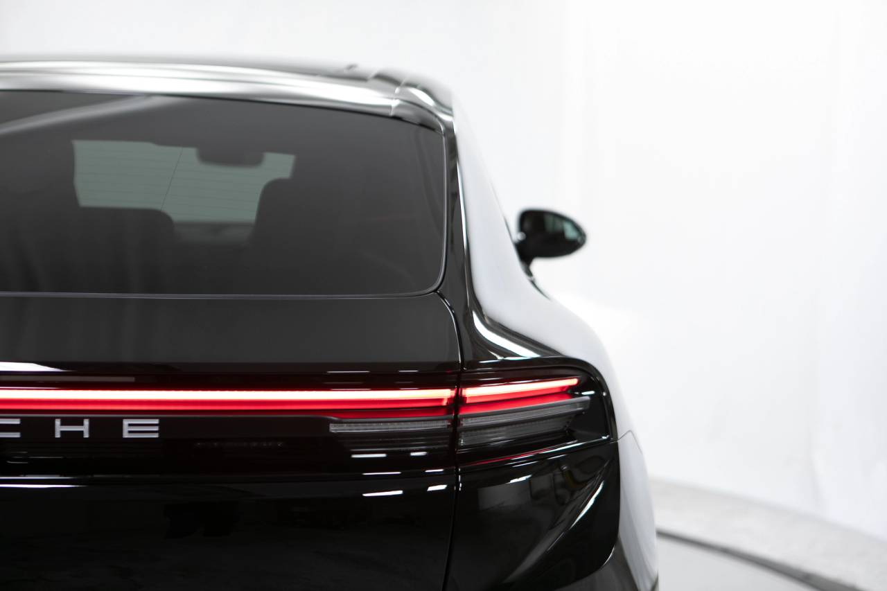 Thumbnail: 2026 Porsche Macan - 18