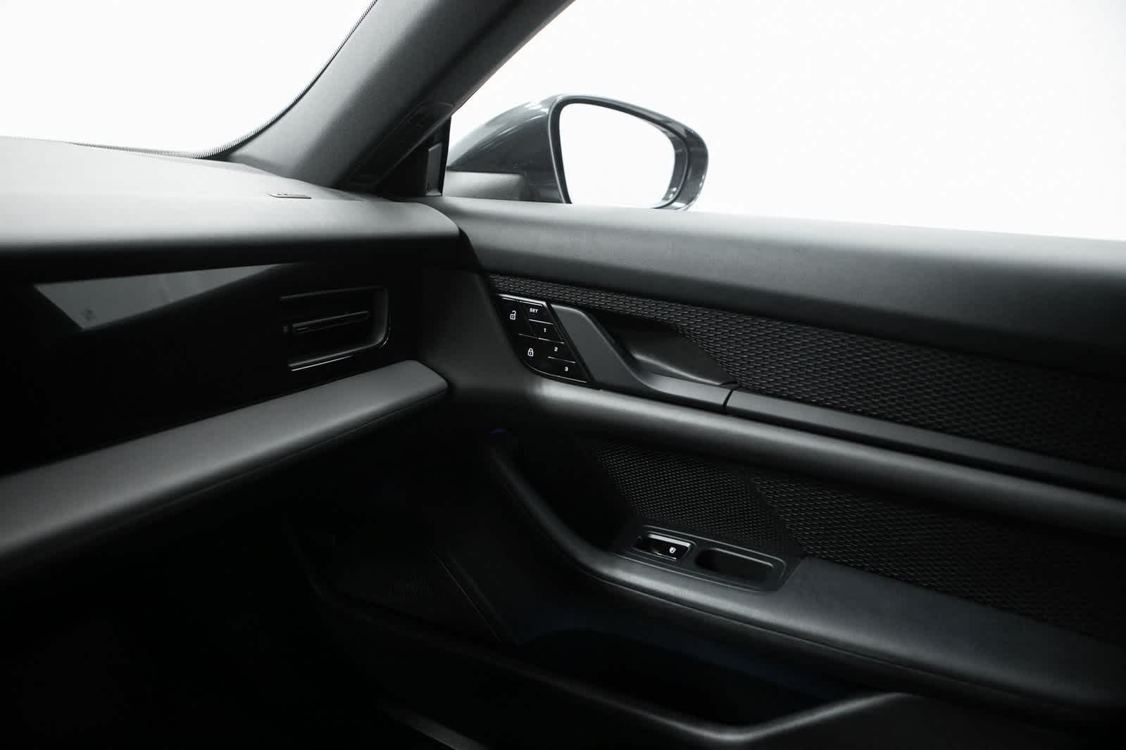 Thumbnail: 2020 Porsche Taycan - 24