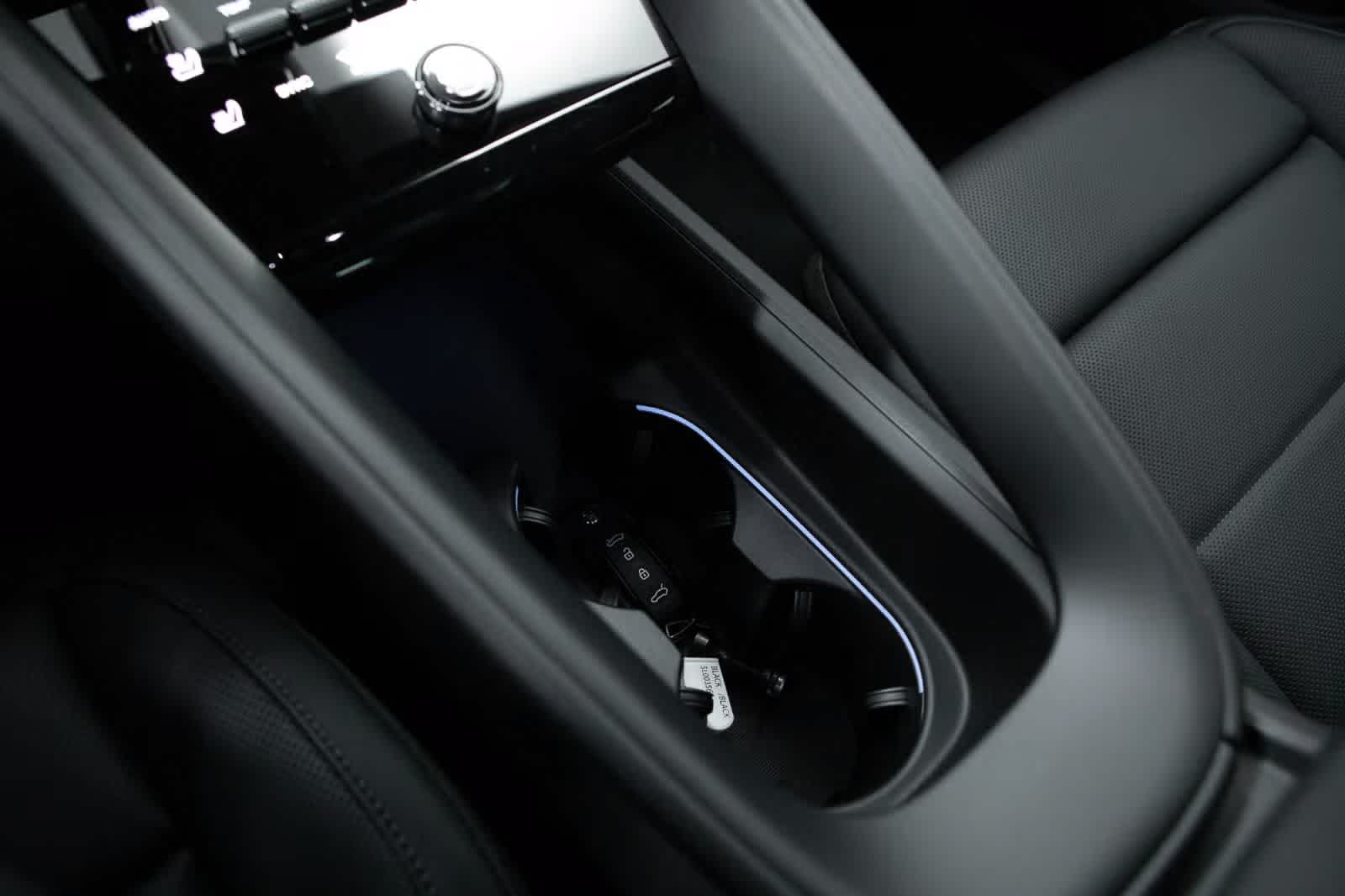 Thumbnail: 2025 Porsche Macan - 33