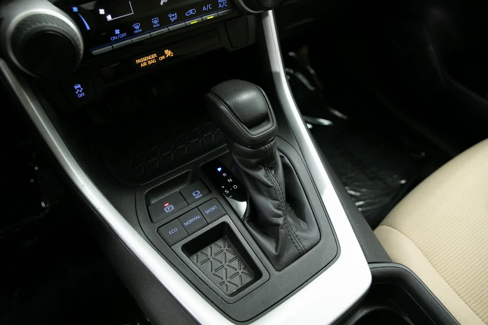 Thumbnail: 2021 Toyota RAV4 - 20