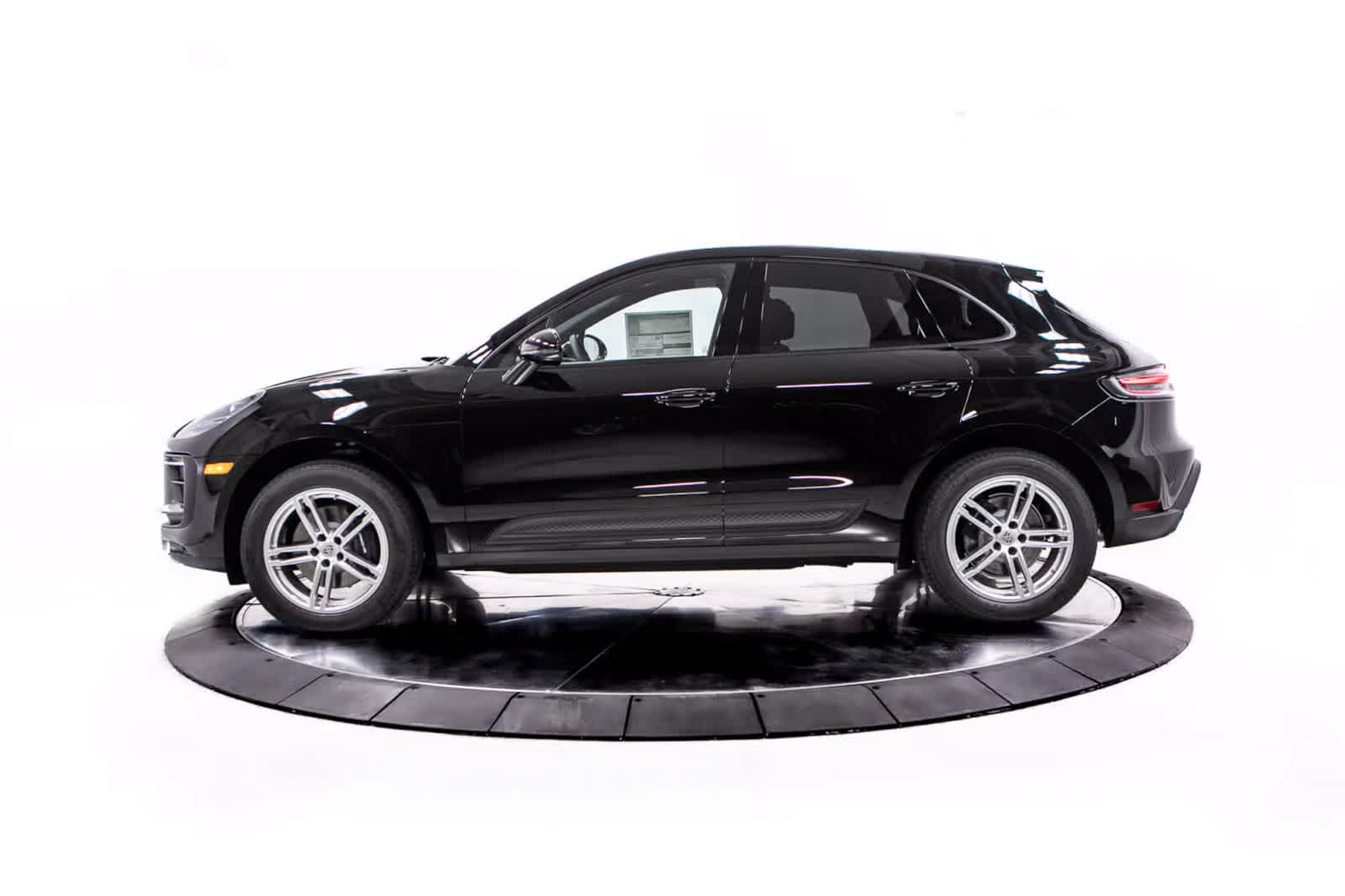 Thumbnail: 2026 Porsche Macan - 2
