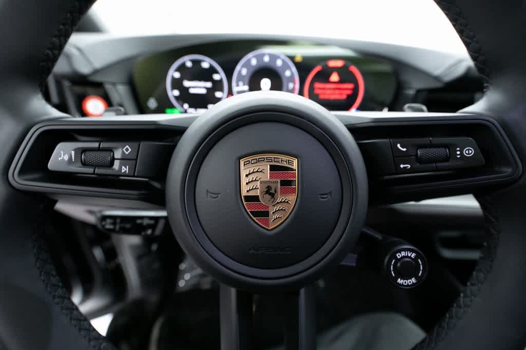 Thumbnail: 2025 Porsche  - 14