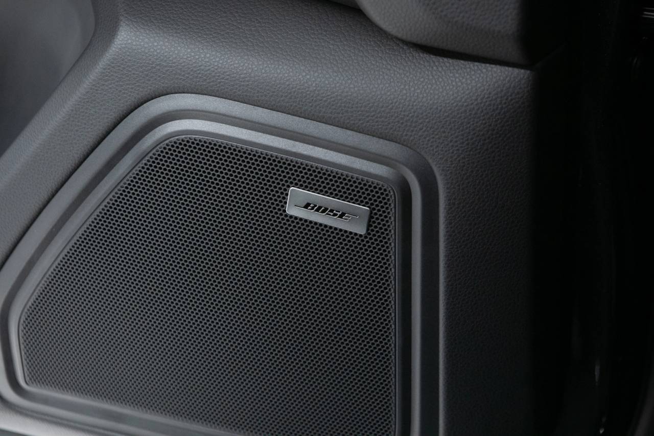 Thumbnail: 2026 Porsche Macan - 33
