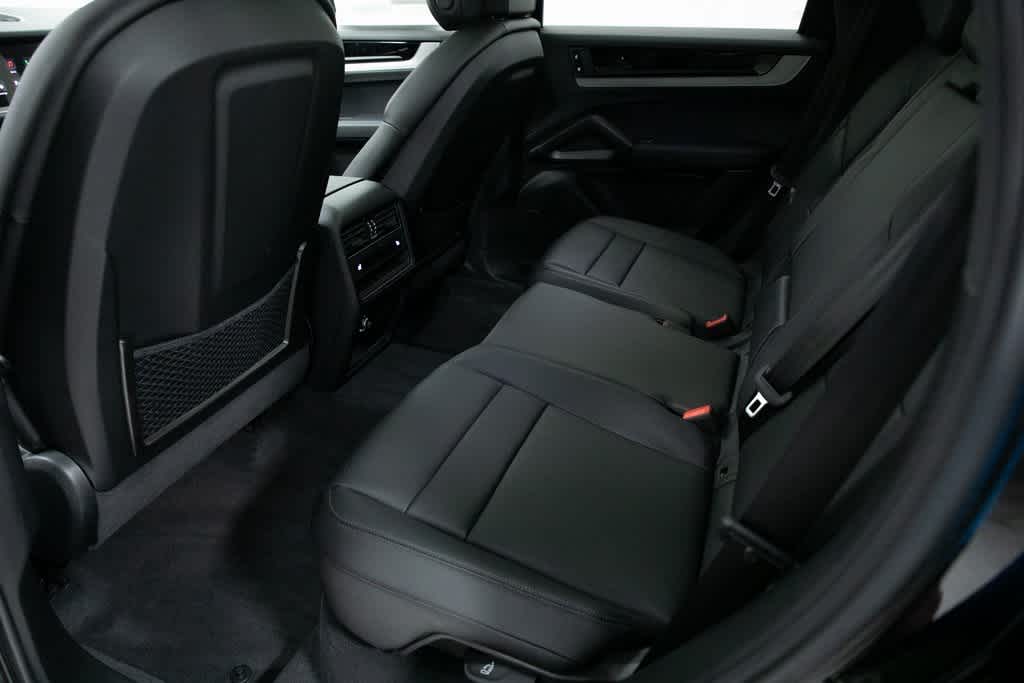 Thumbnail: 2025 Porsche Cayenne - 28