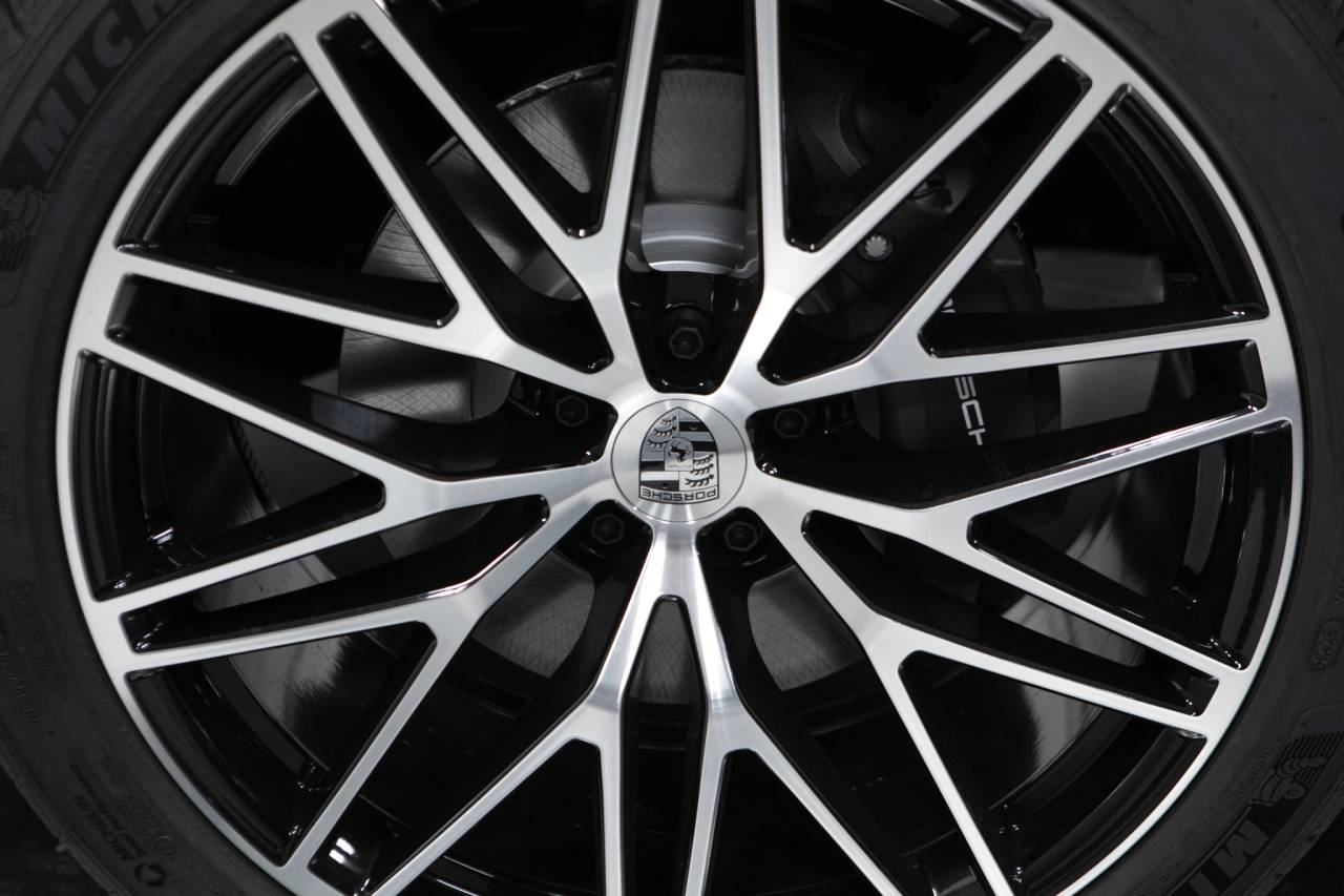 Thumbnail: 2026 Porsche Macan - 11