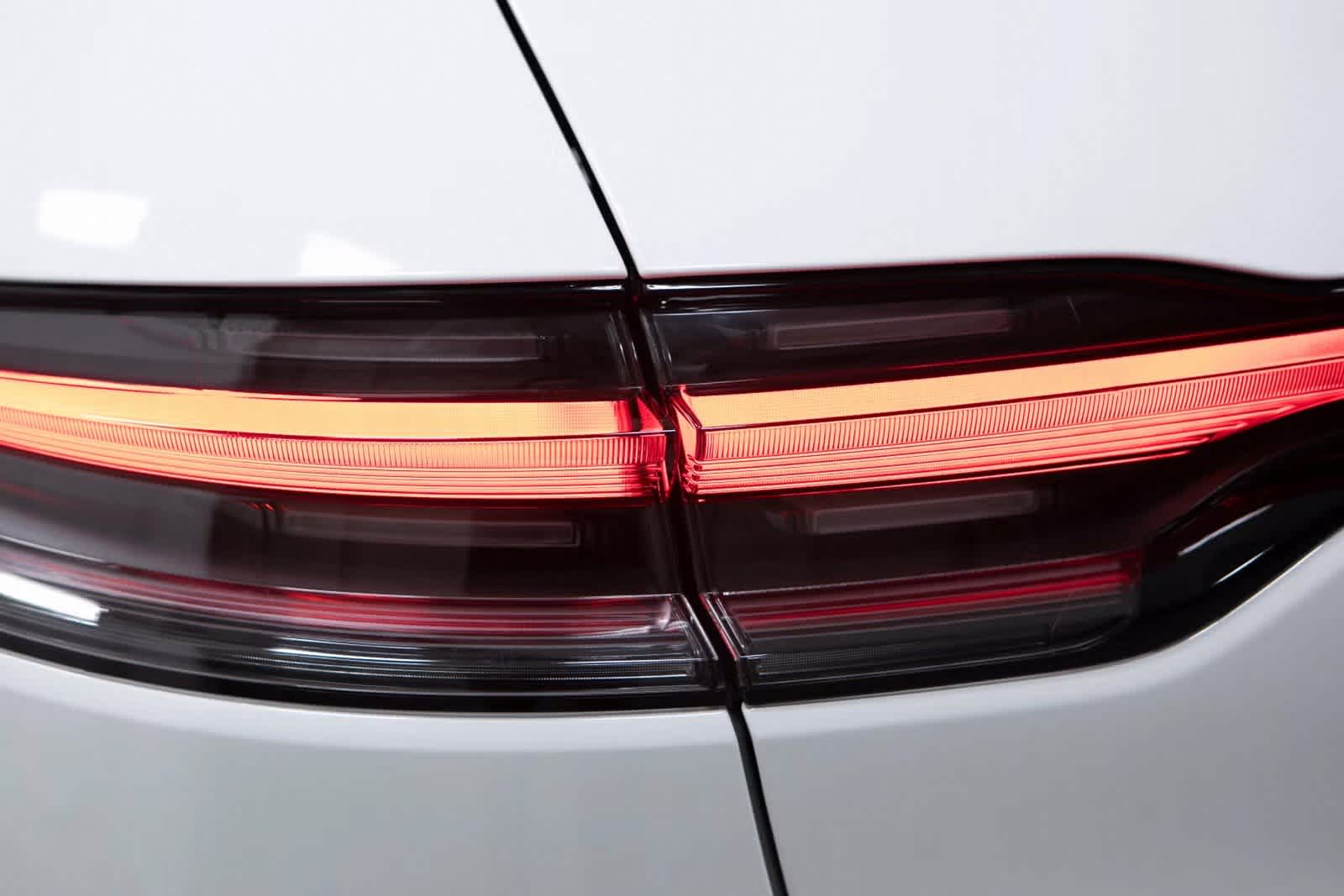 Thumbnail: 2025 Porsche Macan - 35