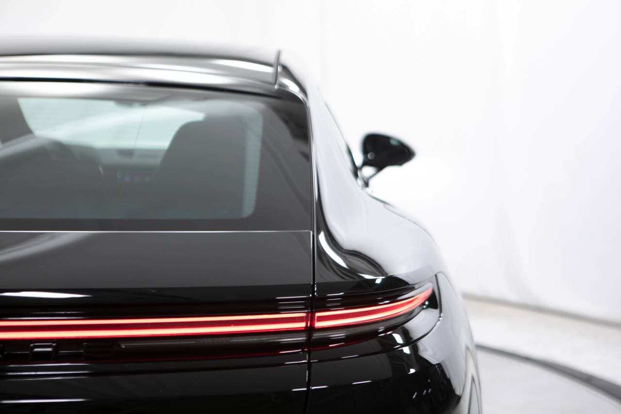 Thumbnail: 2026 Porsche Panamera - 18