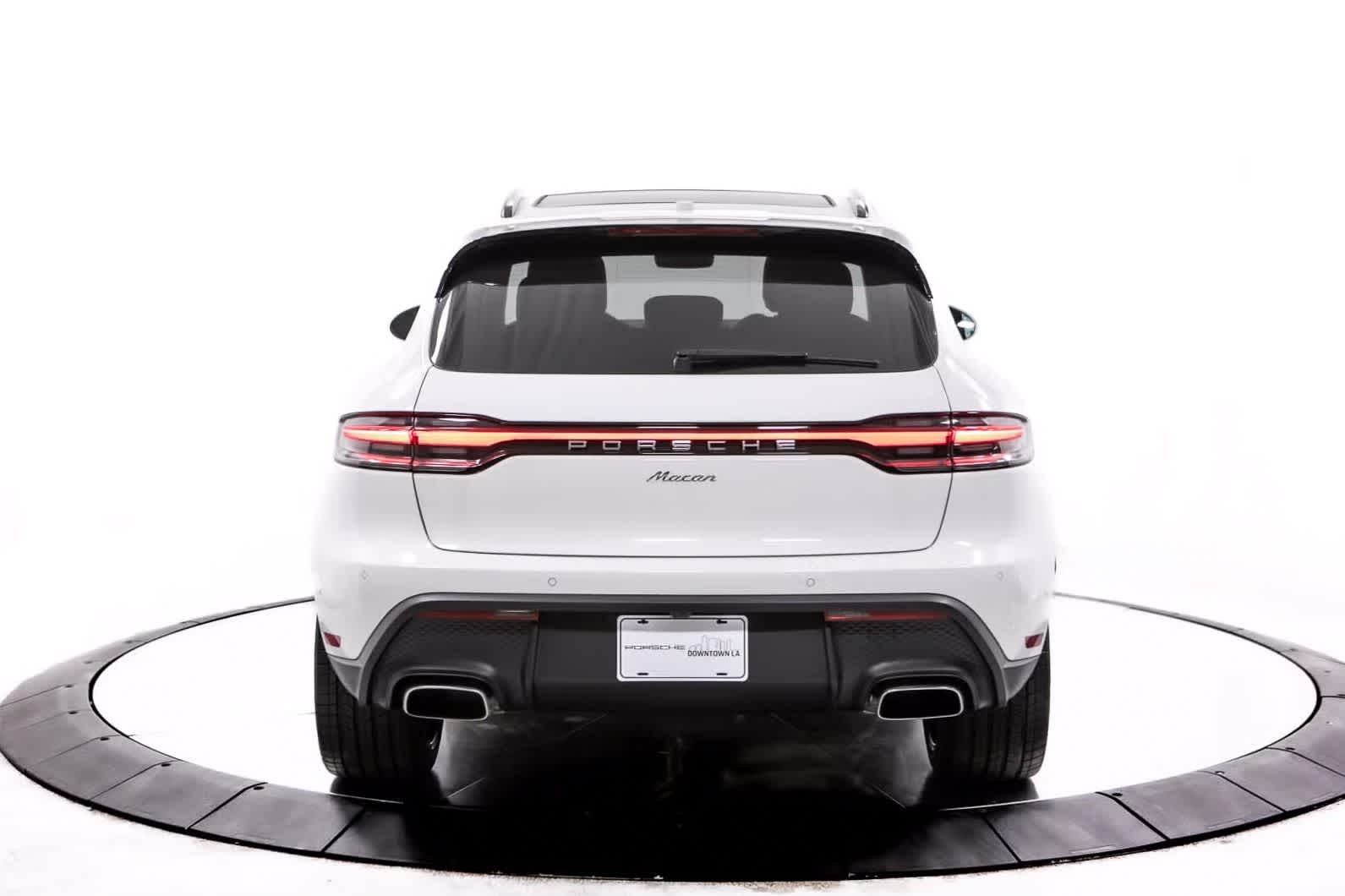 Thumbnail: 2025 Porsche Macan - 6