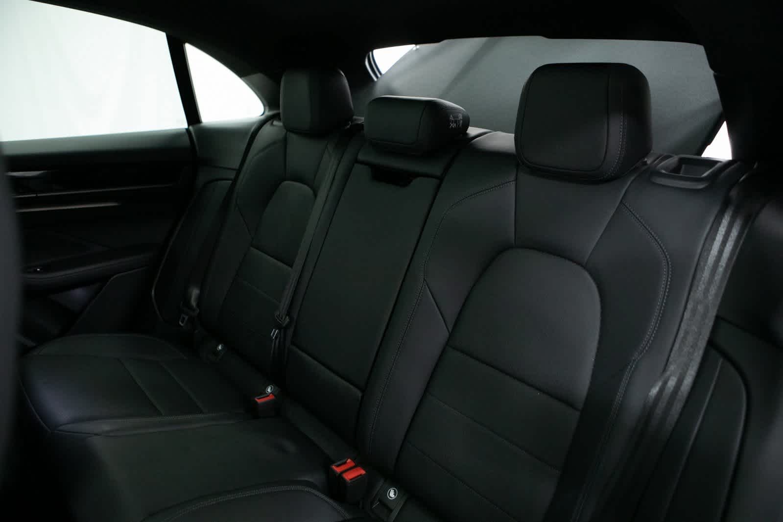 Thumbnail: 2025 Porsche Macan - 29