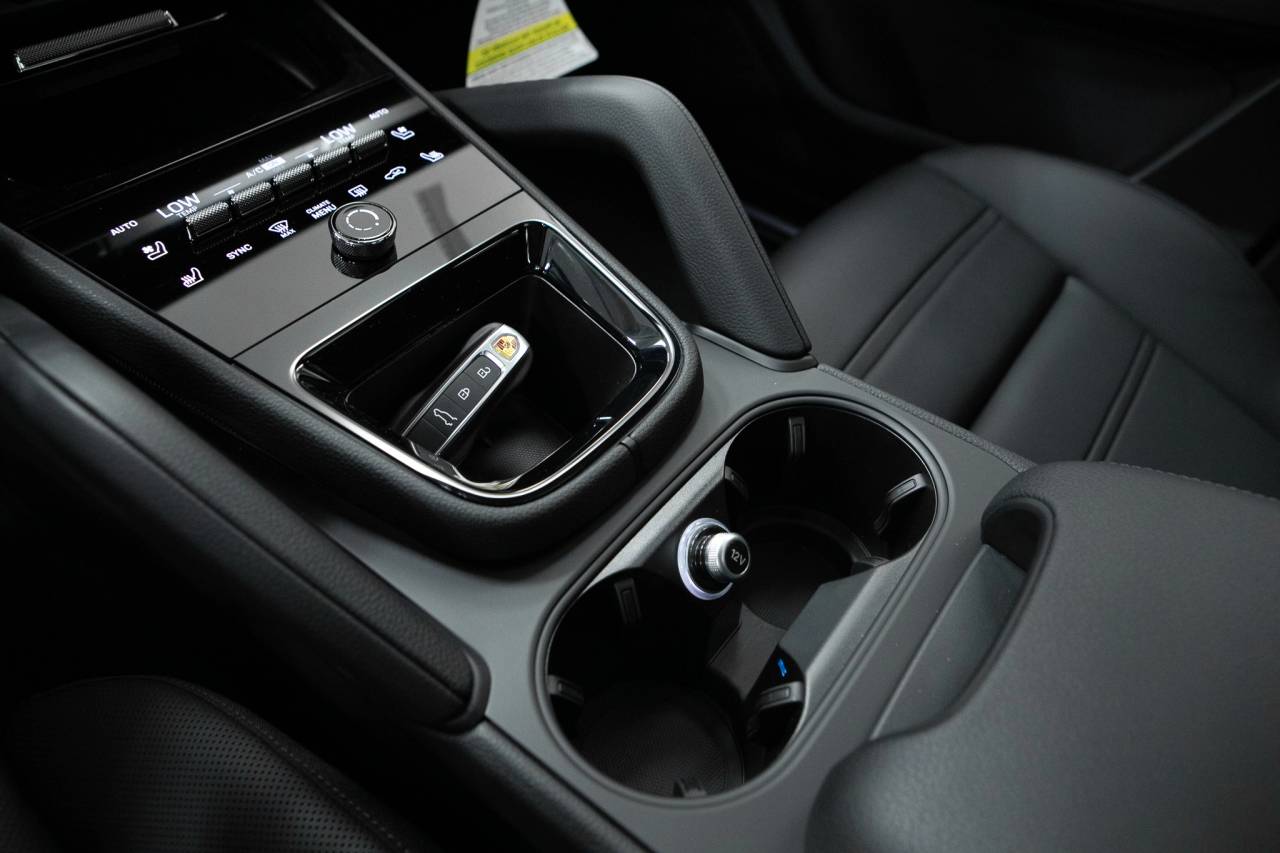 Thumbnail: 2026 Porsche  - 32