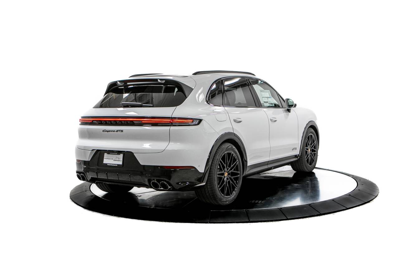 Thumbnail: 2026 Porsche Cayenne - 7