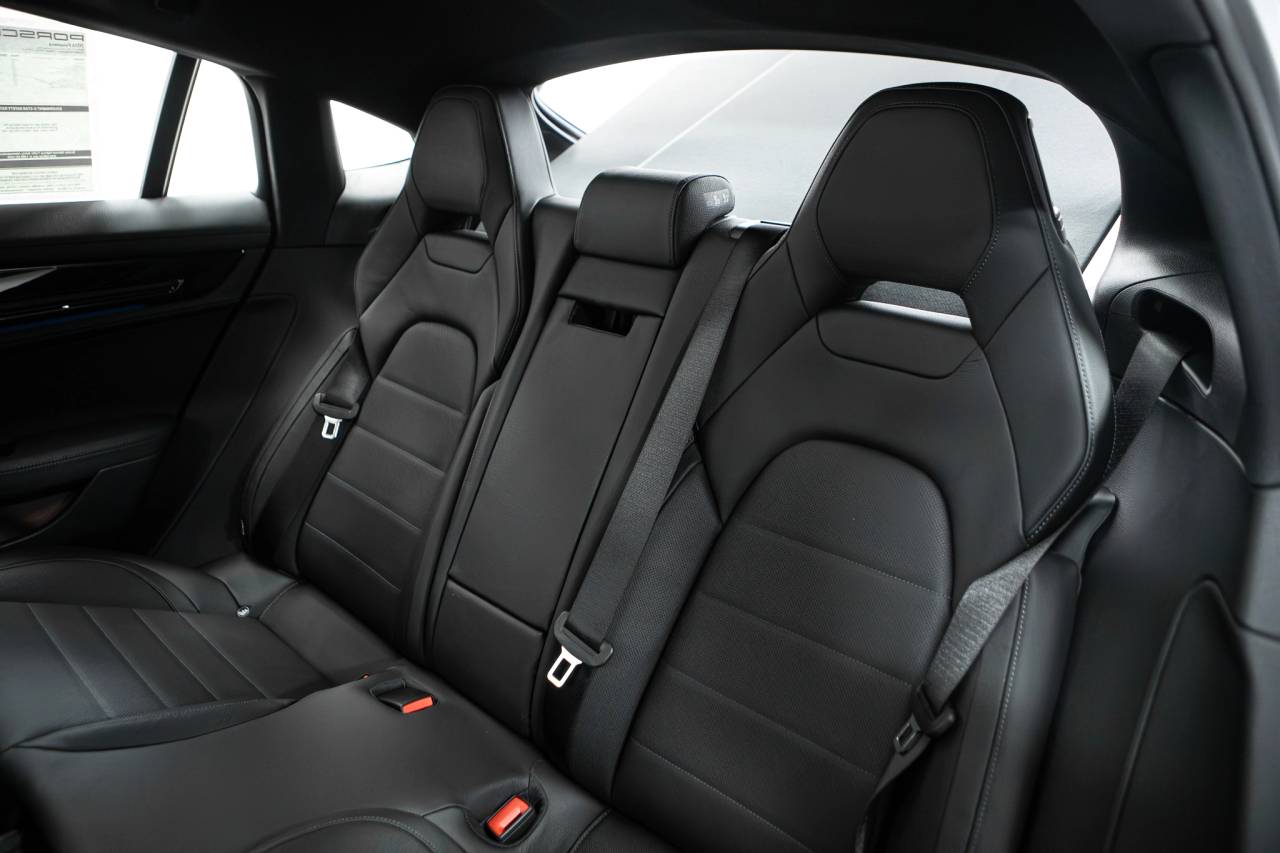 Thumbnail: 2026 Porsche Panamera - 37