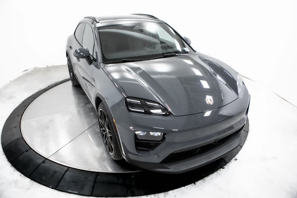 Thumbnail: 2025 Porsche Macan - 40
