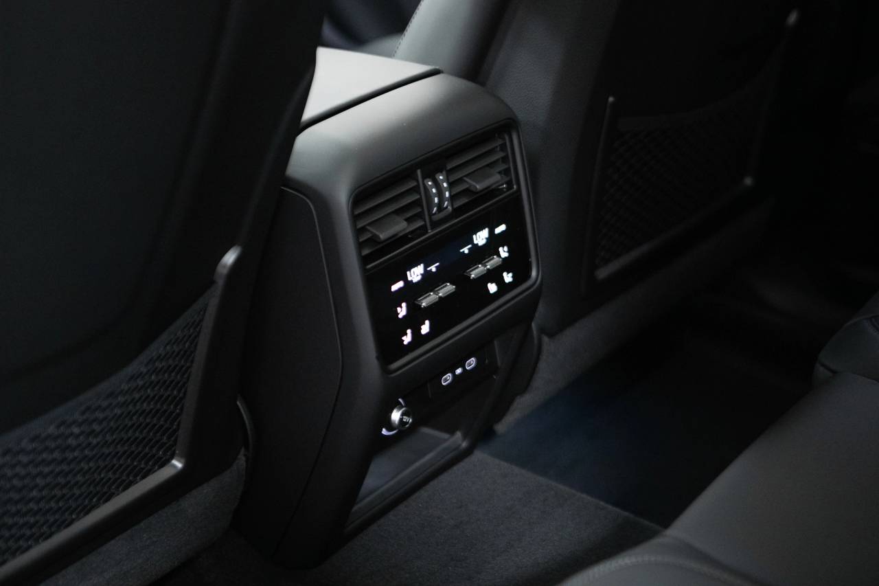 Thumbnail: 2026 Porsche Cayenne - 35