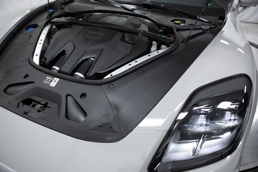 Thumbnail: 2025 Porsche Panamera - 17
