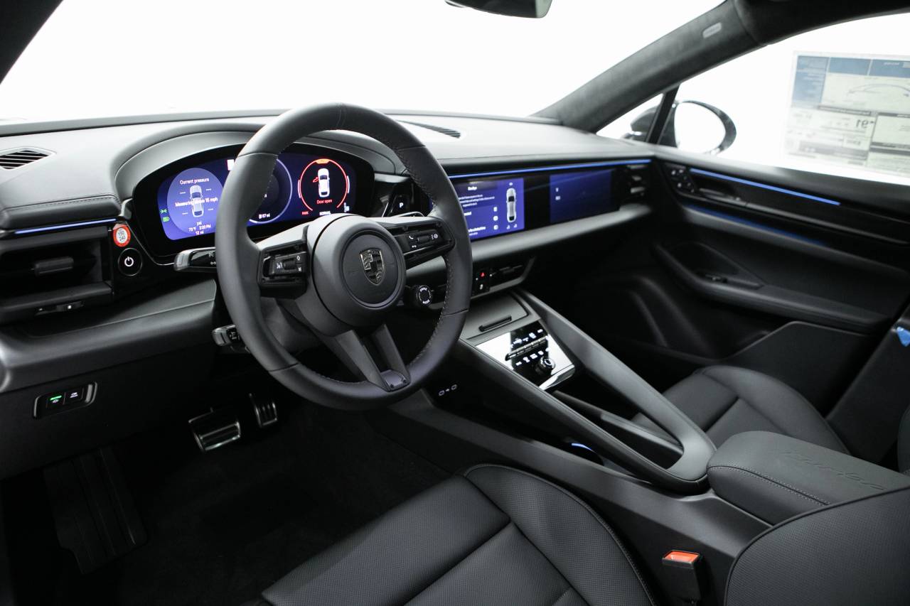 Thumbnail: 2025 Porsche Macan - 4