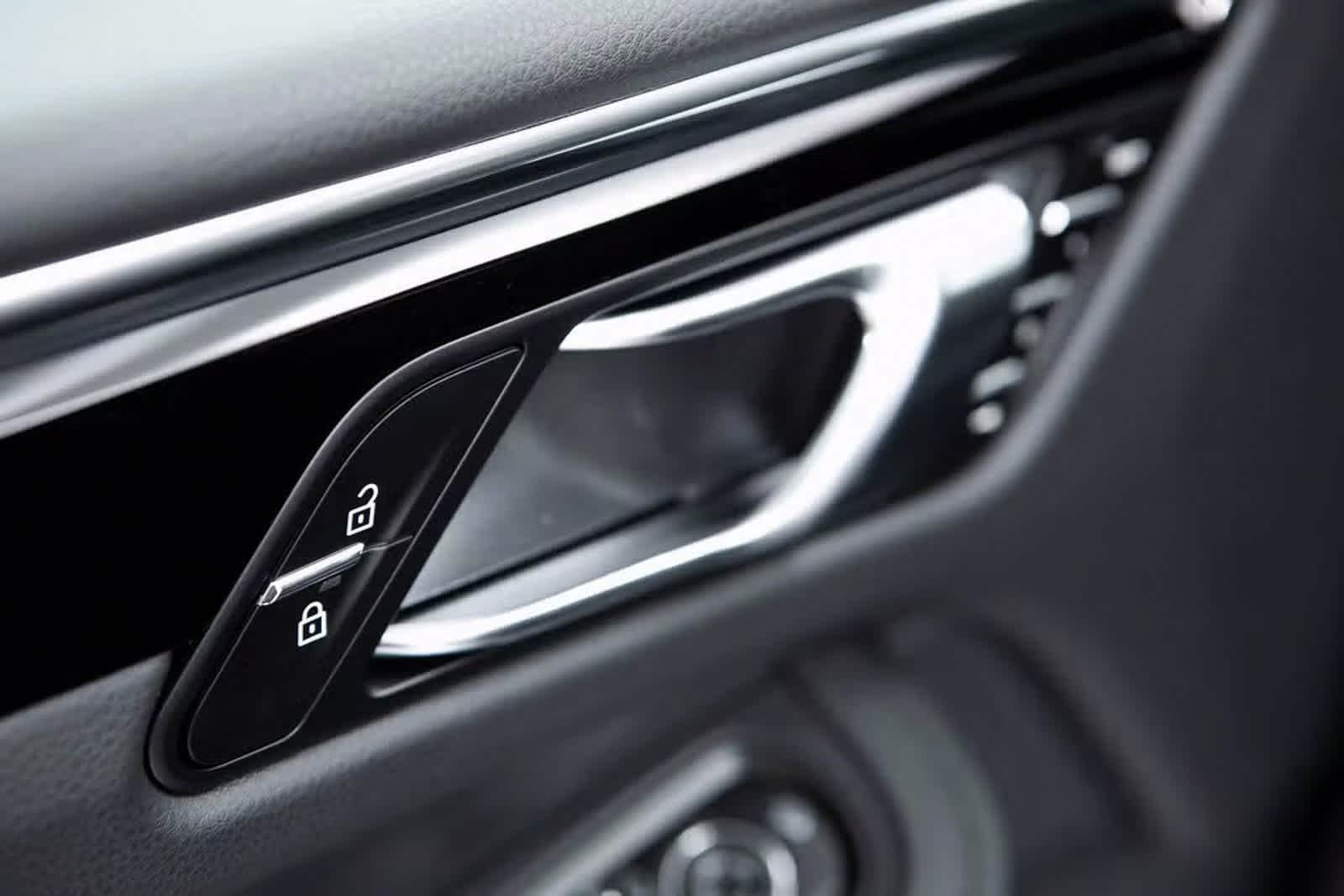 Thumbnail: 2025 Porsche Macan - 20