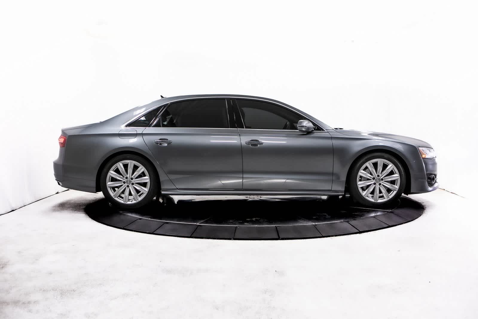 Thumbnail: 2017 Audi A8 - 8