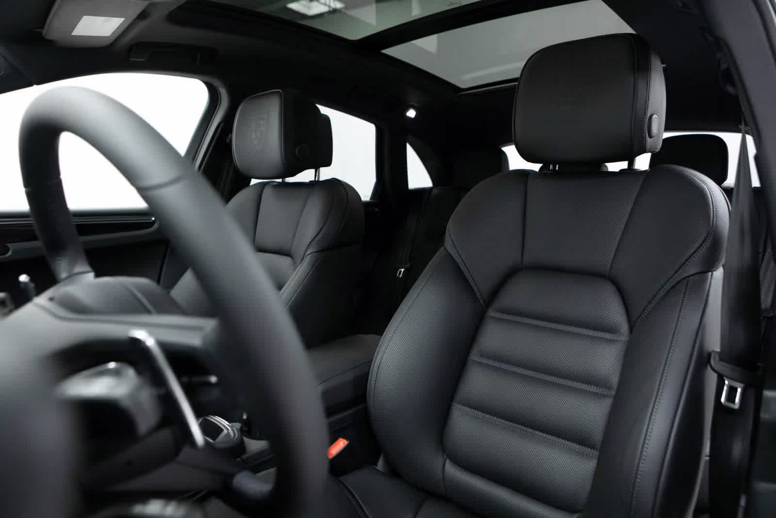 Thumbnail: 2025 Porsche Macan - 5