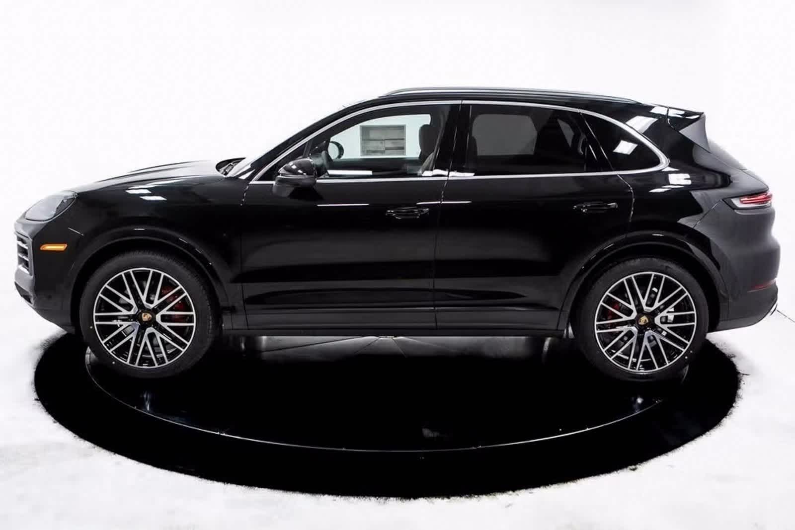 Thumbnail: 2025 Porsche Cayenne - 2
