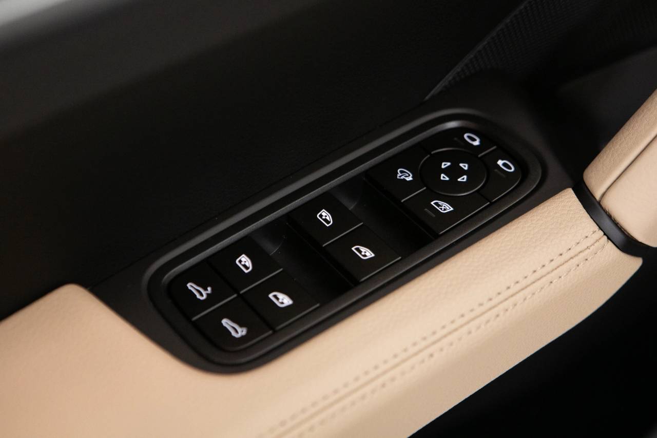 Thumbnail: 2026 Porsche  - 26