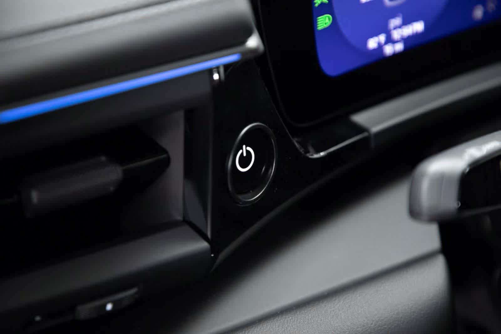 Thumbnail: 2025 Porsche Macan - 18