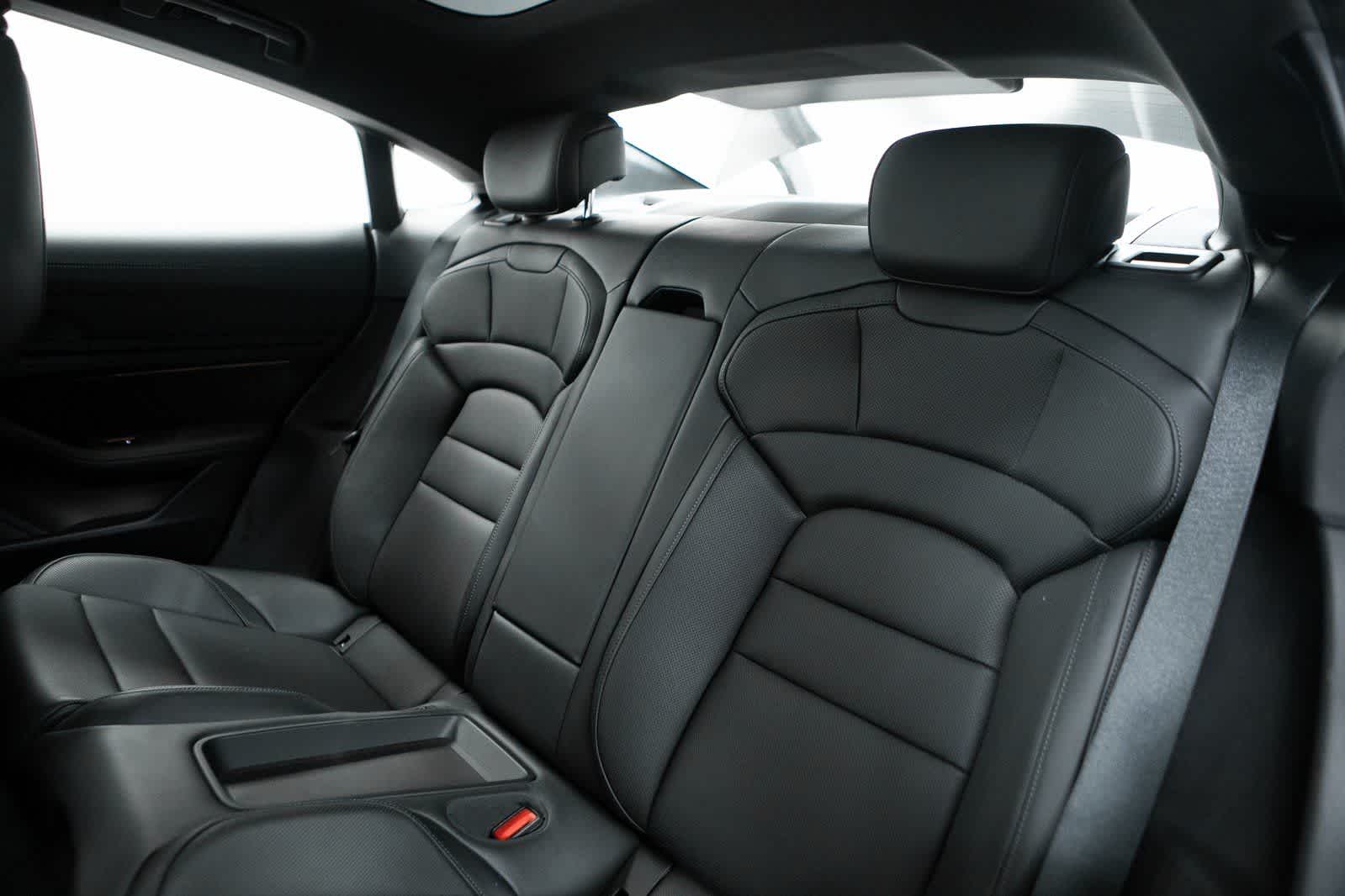 Thumbnail: 2022 Porsche Taycan - 31