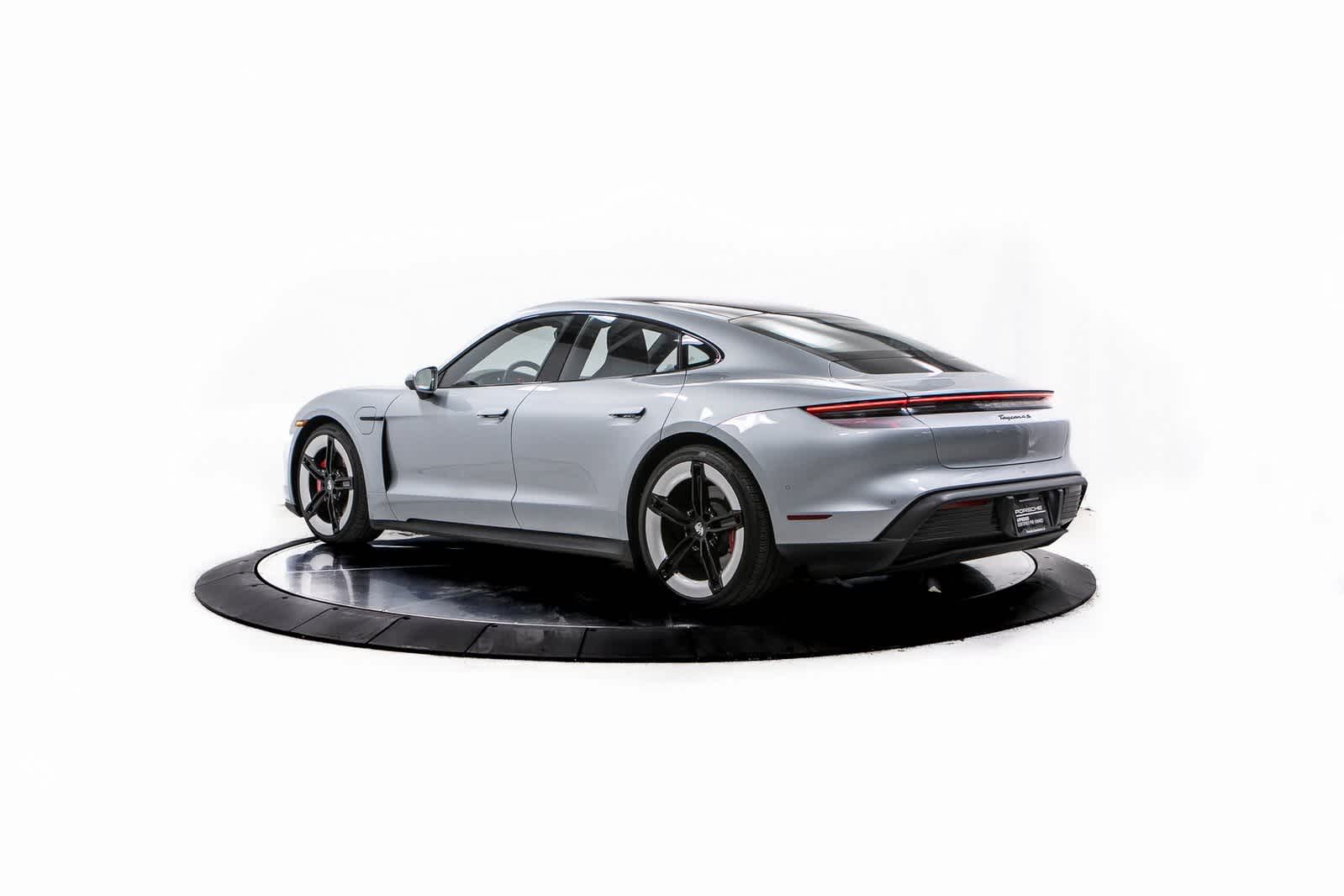 2025 Porsche Taycan 4S photo 3