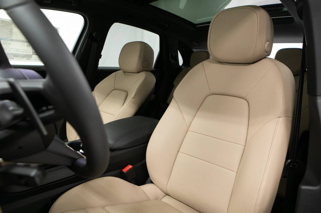 Thumbnail: 2026 Porsche Cayenne - 5