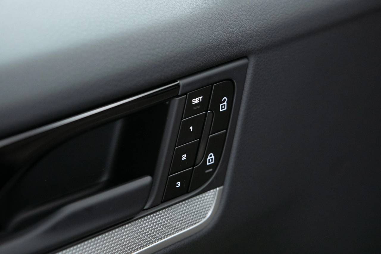 Thumbnail: 2026 Porsche Cayenne - 26