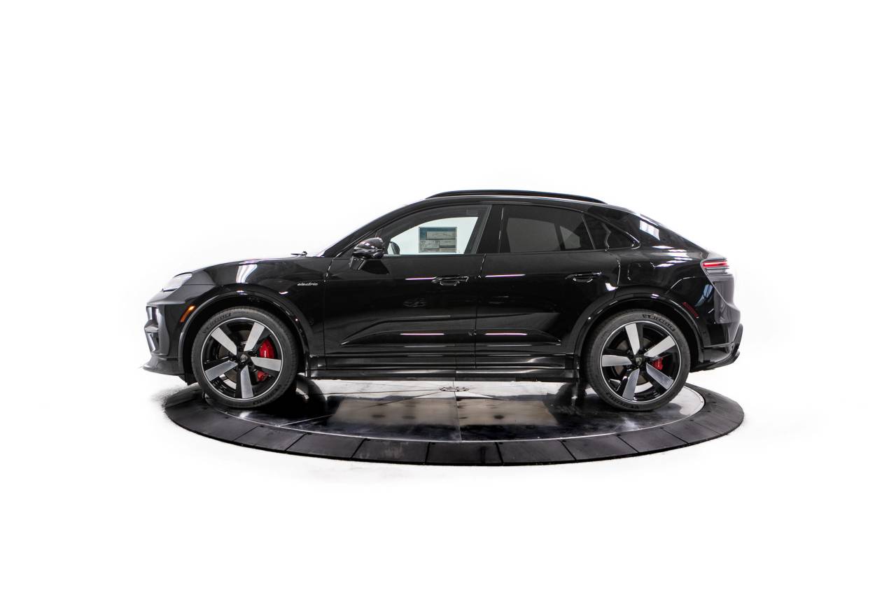 Thumbnail: 2025 Porsche Macan - 2