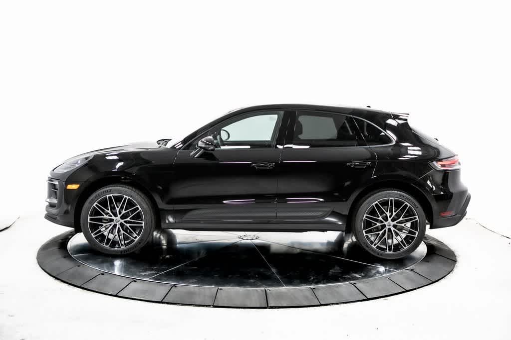 Thumbnail: 2025 Porsche Macan - 2