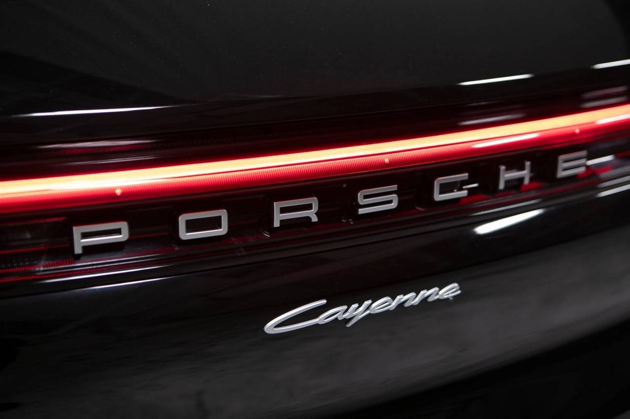 Thumbnail: 2026 Porsche Cayenne - 15