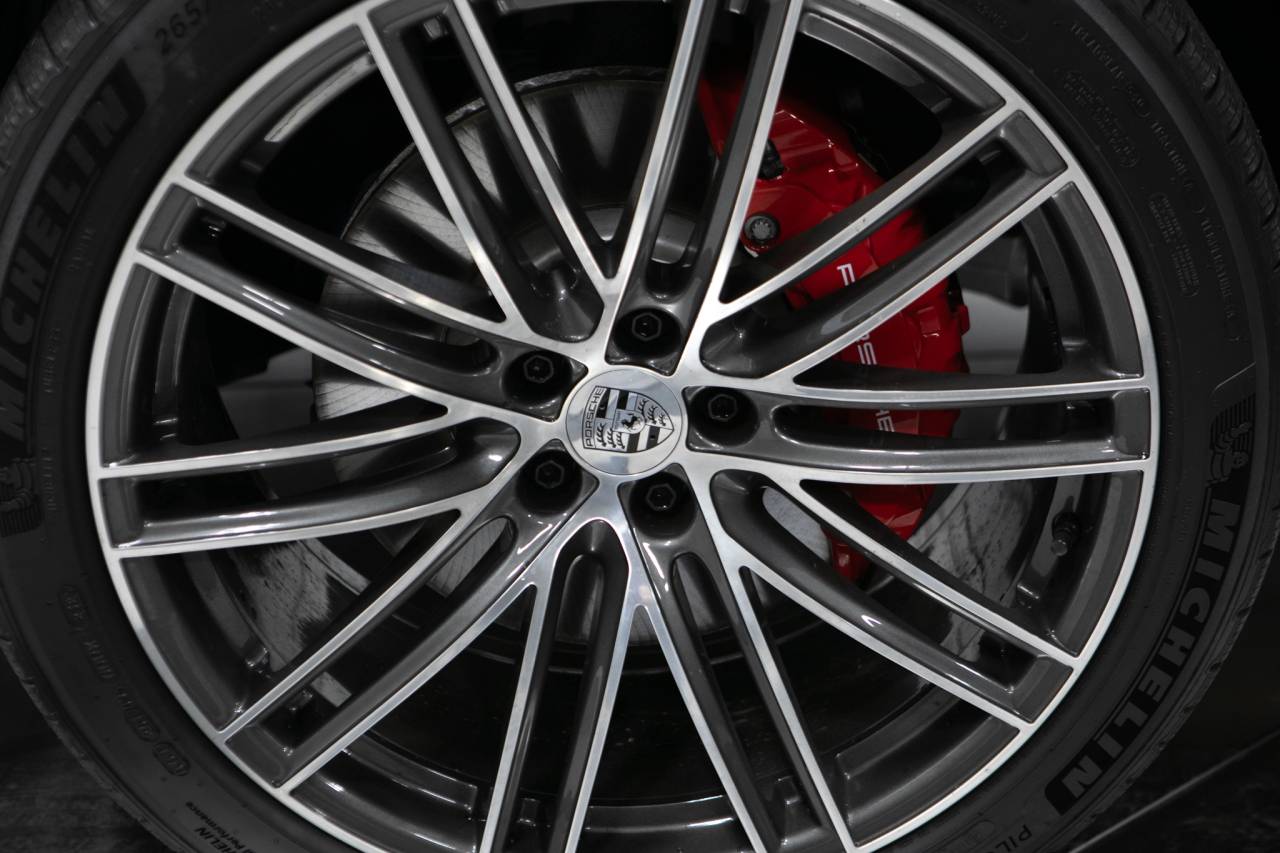 Thumbnail: 2026 Porsche Macan - 11