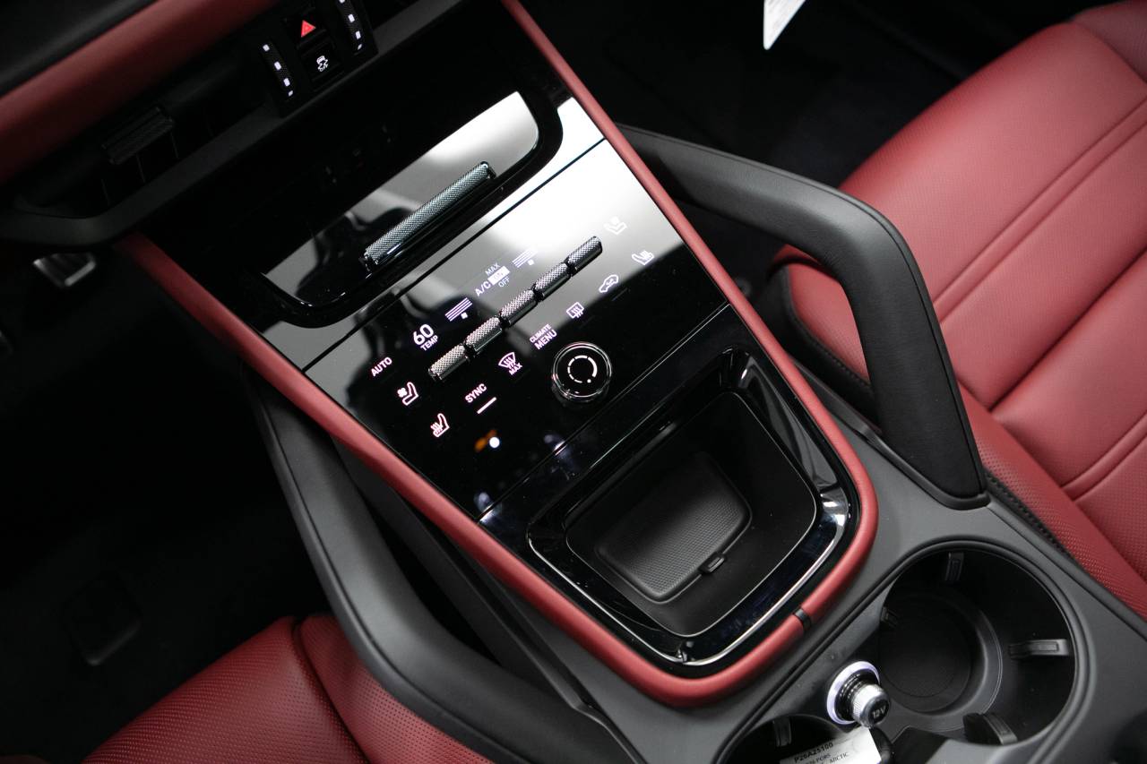 Thumbnail: 2026 Porsche Cayenne - 28