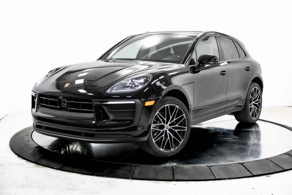 Thumbnail: 2025 Porsche Macan - 1