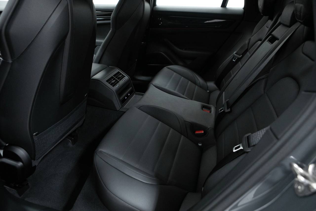 Thumbnail: 2026 Porsche Panamera - 35