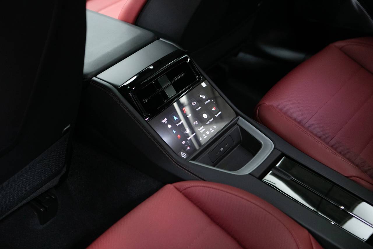 Thumbnail: 2026 Porsche Panamera - 36