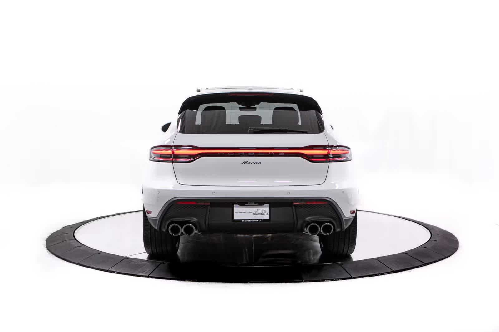 Thumbnail: 2026 Porsche Macan - 6
